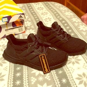 2.0 Adidas Triple Black Ultra boost Men’s 7
